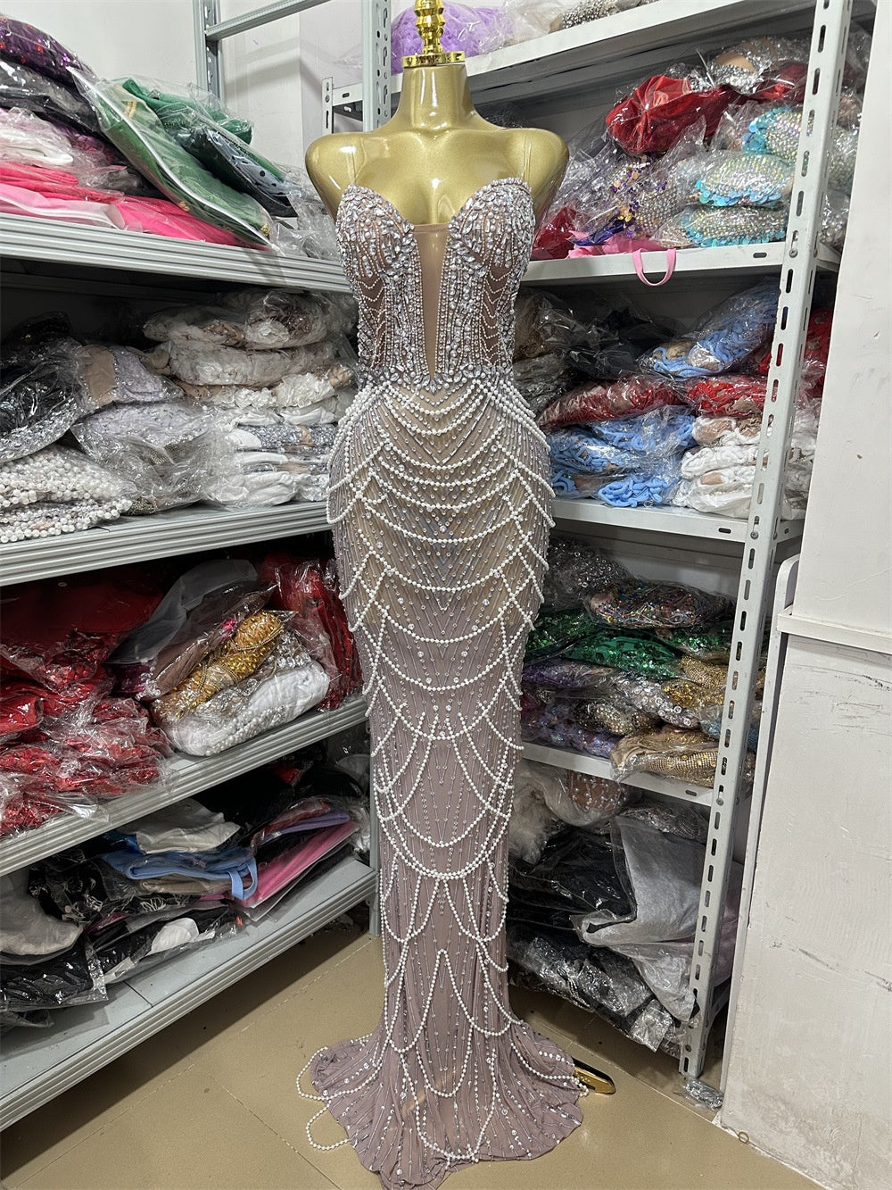 High-quality Fashion Backless V-neck Strapless Fitted Beaded Chain-embellished Long Bodycon Dress Evening Gown